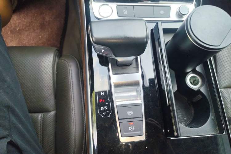 Used Audi A8 2018 A8L 55 TFSI quattro Luxury Edition Gear Lever