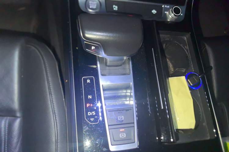 Used Audi A8 2018 A8L 55 TFSI quattro Launch Edition Elite Model Gear Lever