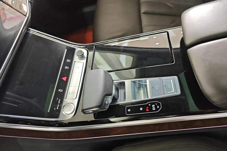 Used Audi A8 2018 A8L 55 TFSI quattro Luxury Edition Gear Lever