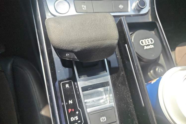 Used Audi A8 2018 A8L 55 TFSI quattro Luxury Edition Gear Lever