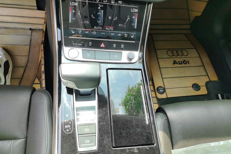 Used Audi A8 2018 A8L 55 TFSI quattro Luxury Edition Gear Lever
