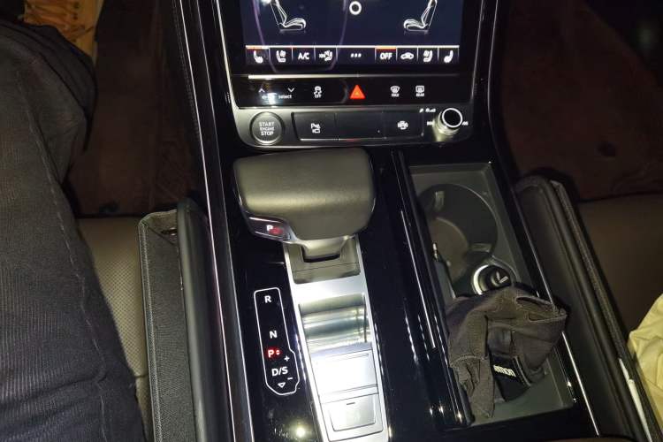 Used Audi A8 2018 A8L 55 TFSI quattro Prestige Edition Gear Lever