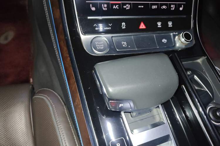Used Audi A8 2018 A8L 55 TFSI quattro Luxury Edition Gear Lever
