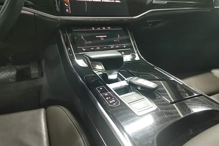 Used Audi A8 2018 A8L 55 TFSI quattro Launch Edition Elite Model Gear Lever