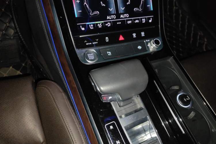 Used Audi A8 2018 A8L 55 TFSI quattro Luxury Edition Gear Lever