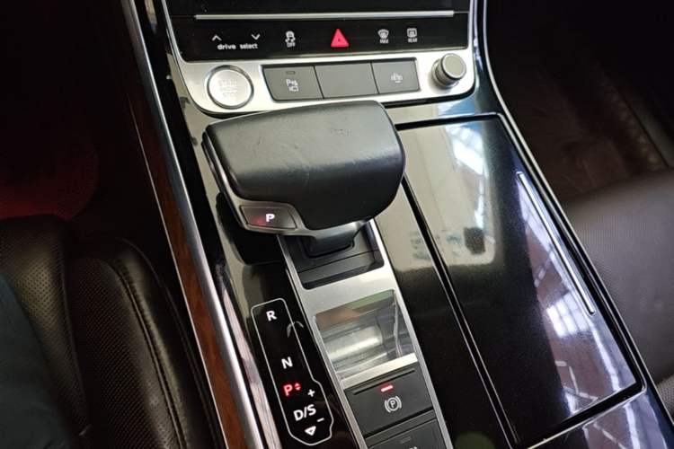 Used Audi A8 2018 A8L 55 TFSI quattro Luxury Edition Gear Lever