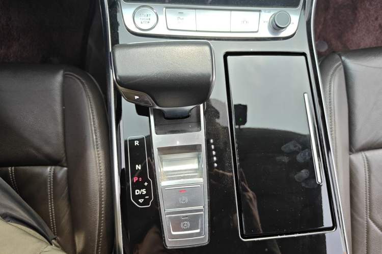 Used Audi A8 2018 A8L 55 TFSI quattro Launch Edition Elite Model Gear Lever