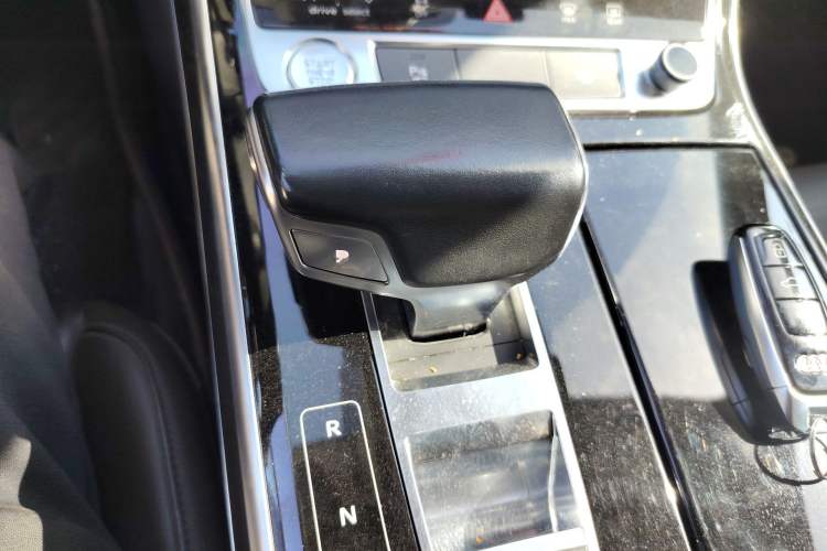 Used Audi A8 2018 A8L 55 TFSI quattro Launch Edition Elite Model Gear Lever