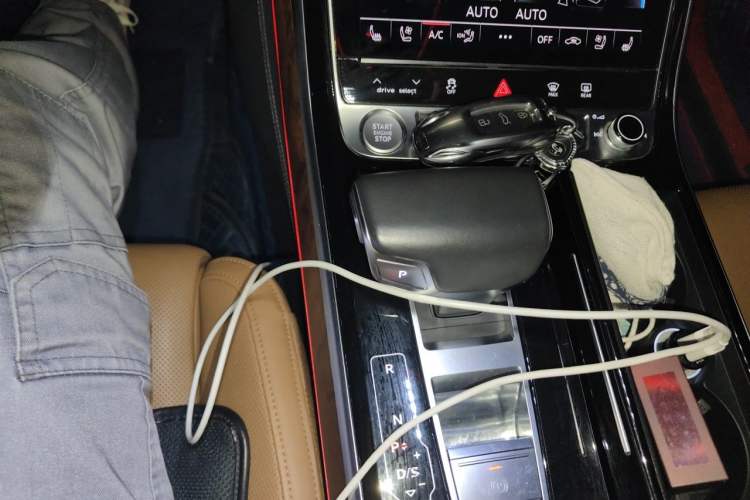 Used Audi A8 2018 A8L 55 TFSI quattro Luxury Edition Gear Lever