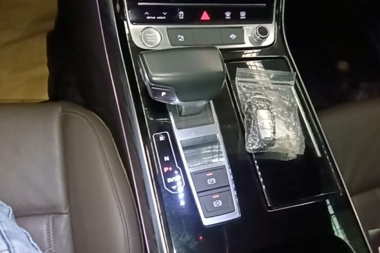 Used Audi A8 2018 A8L 55 TFSI quattro Launch Edition Elite Model Gear Lever