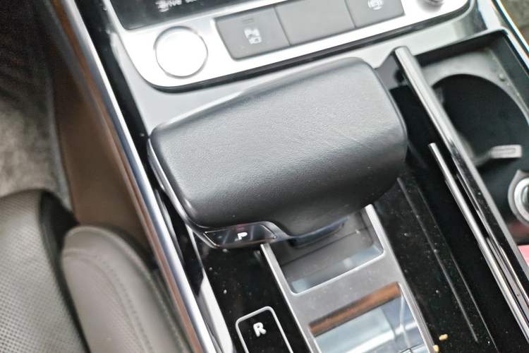 Used Audi A8 2018 A8L 55 TFSI quattro Luxury Edition Gear Lever