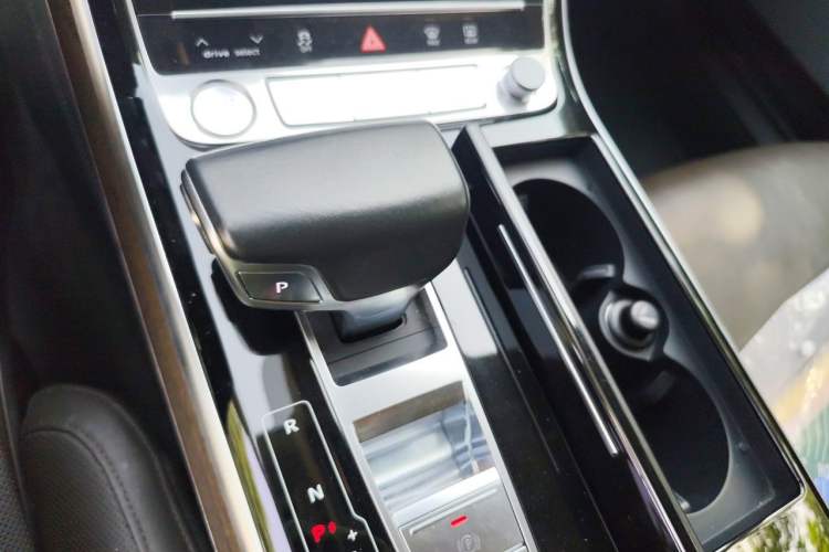 Used Audi A8 2018 A8L 55 TFSI quattro Prestige Edition Gear Lever