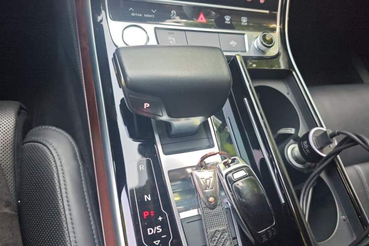 Used Audi A8 2018 A8L 55 TFSI quattro Luxury Edition Gear Lever