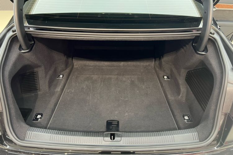Used Audi A8 2018 A8L 55 TFSI quattro Launch Edition Prestige Model Interior 8