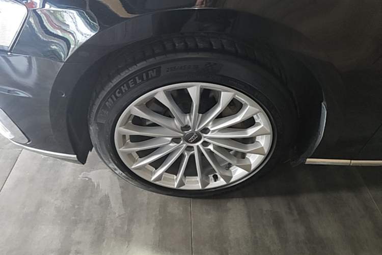 Used Audi A8 2018 A8L 55 TFSI quattro Launch Edition Prestige Model Left Front Wheel Hub