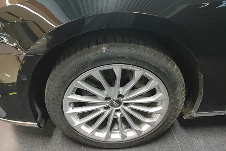 Used Audi A8 2018 A8L 55 TFSI quattro Launch Edition Elite Model Left Front Wheel Hub