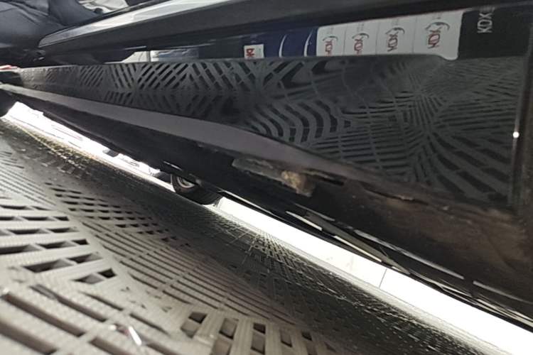 Used Audi A8 2018 A8L 55 TFSI quattro Launch Edition Elite Model Left Side Sill
