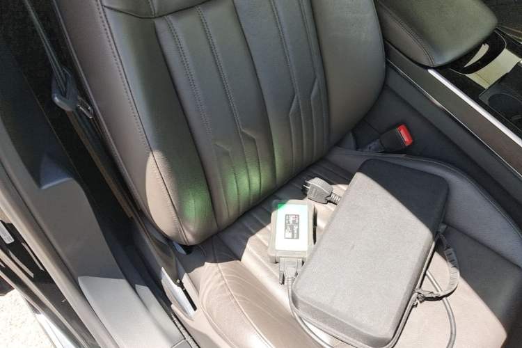 Used Audi A8 2018 A8L 55 TFSI quattro Launch Edition Elite Model Right Front Seat