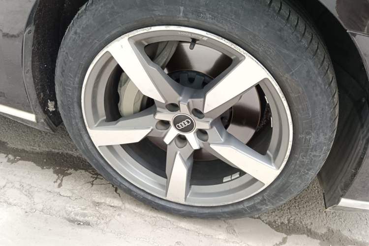 Used Audi A8 2018 A8L 55 TFSI quattro Launch Edition Prestige Model Right Front Wheel Hub