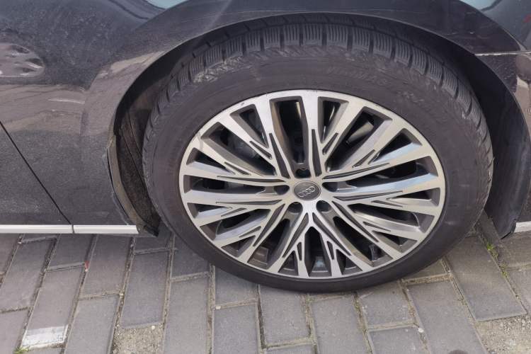 Used Audi A8 2018 A8L 55 TFSI quattro Launch Edition Prestige Model Right Front Wheel Hub