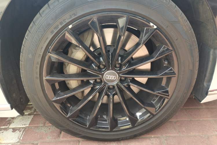 Used Audi A8 2018 A8L 55 TFSI quattro Launch Edition Elite Model Right Front Wheel Hub