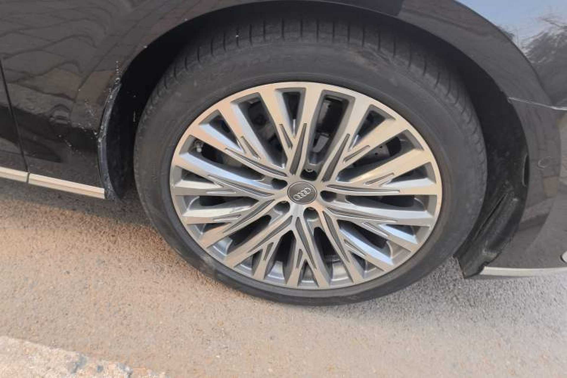 Used Audi A8 2018 A8L 55 TFSI quattro Launch Edition Elite Model Right Front Wheel Hub
