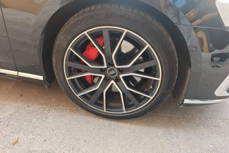 Used Audi A8 2018 A8L 55 TFSI quattro Launch Edition Prestige Model Right Front Wheel Hub