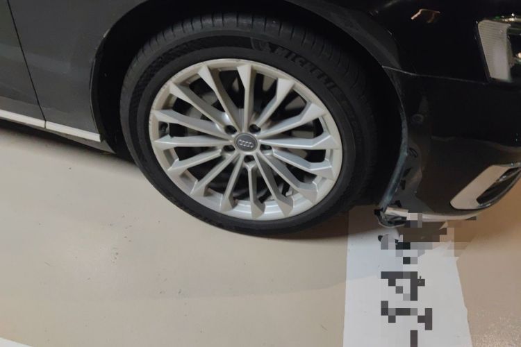 Used Audi A8 2018 A8L 55 TFSI quattro Launch Edition Elite Model Right Front Wheel Hub