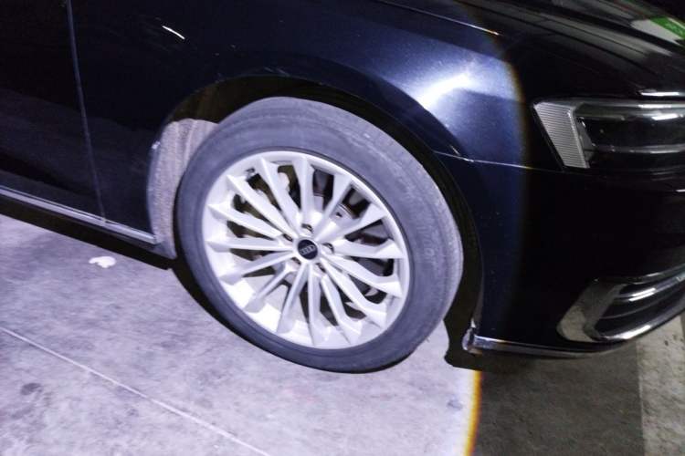 Used Audi A8 2018 A8L 55 TFSI quattro Launch Edition Elite Model Right Front Wheel Hub