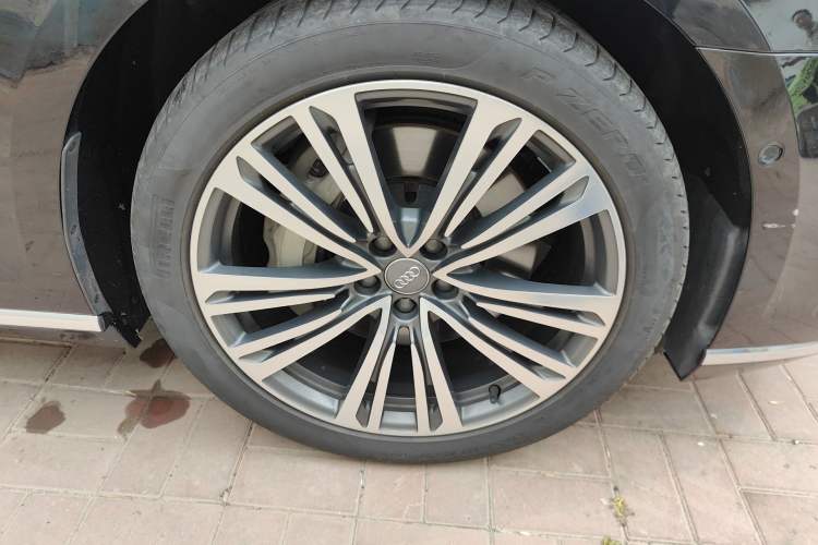 Used Audi A8 2018 A8L 55 TFSI quattro Prestige Edition Right Front Wheel Hub