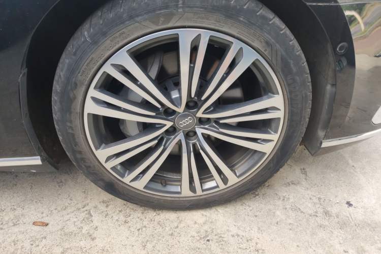 Used Audi A8 2018 A8L 55 TFSI quattro Prestige Edition Right Front Wheel Hub