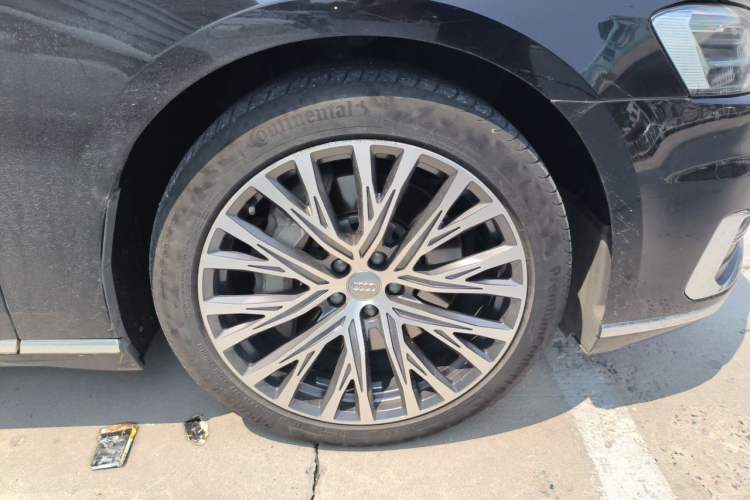 Used Audi A8 2018 A8L 55 TFSI quattro Launch Edition Elite Model Right Front Wheel Hub