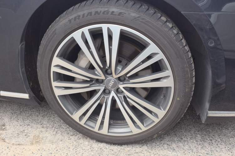 Used Audi A8 2018 A8L 55 TFSI quattro Launch Edition Elite Model Right Front Wheel Hub
