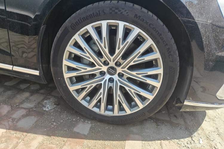 Used Audi A8 2018 A8L 55 TFSI quattro Luxury Edition Right Front Wheel Hub