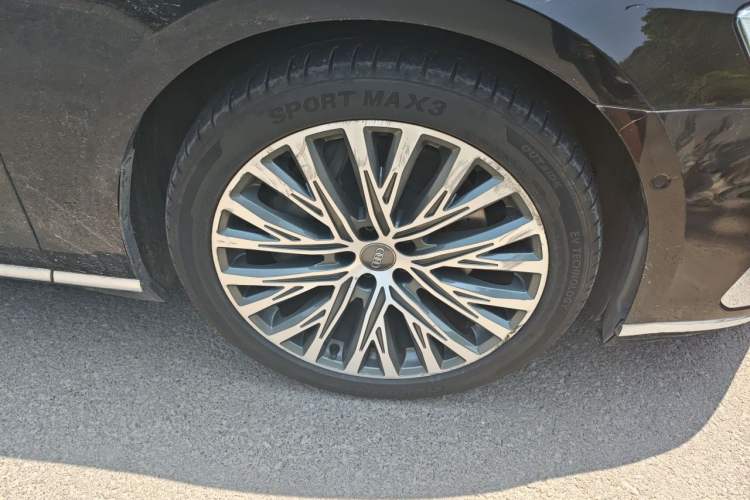 Used Audi A8 2018 A8L 55 TFSI quattro Luxury Edition Right Front Wheel Hub