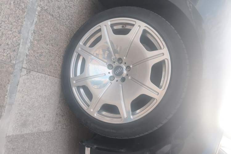 Used Audi A8 2018 A8L 55 TFSI quattro Launch Edition Elite Model Right Front Wheel Hub