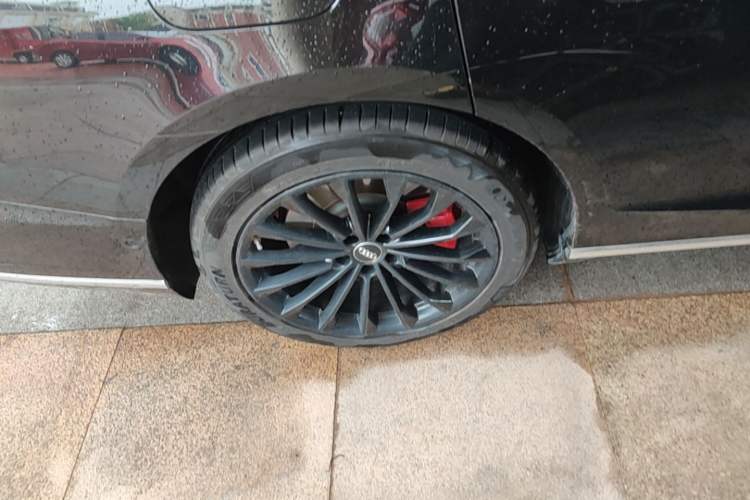 Used Audi A8 2018 A8L 55 TFSI quattro Launch Edition Prestige Model Right Rear Wheel Hub