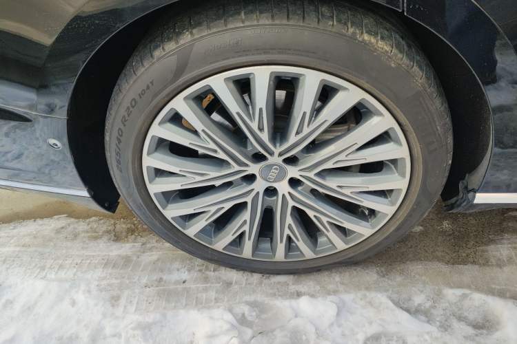 Used Audi A8 2018 A8L 55 TFSI quattro Luxury Edition Right Rear Wheel Hub
