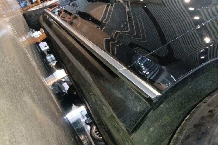 Used Audi A8 2018 A8L 55 TFSI quattro Launch Edition Prestige Model Right Side Sill