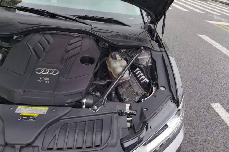 Used Audi A8 2018 A8L 55 TFSI quattro Luxury Edition Engine Bay Left