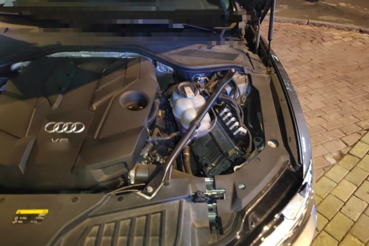 Used Audi A8 2018 A8L 55 TFSI quattro Luxury Edition Engine Bay Left