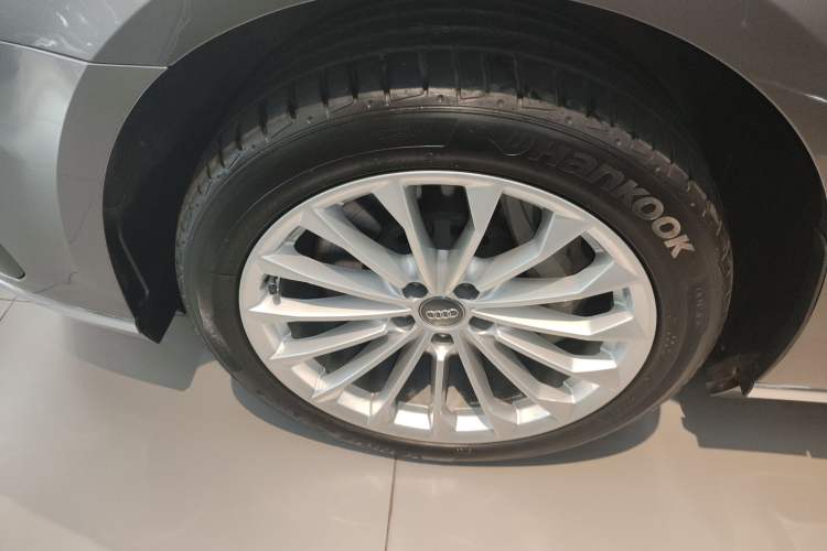 Used Audi A8 2018 A8L 55 TFSI quattro Launch Edition Elite Model Exterior 7