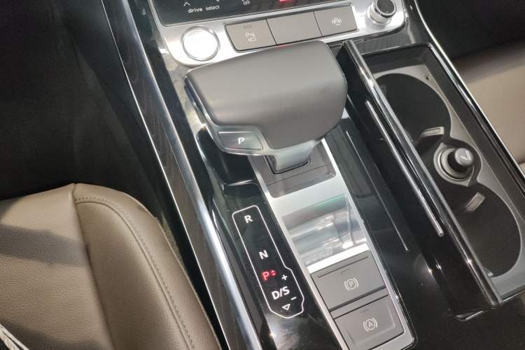Used Audi A8 2018 A8L 55 TFSI quattro Launch Edition Elite Model Gear Lever