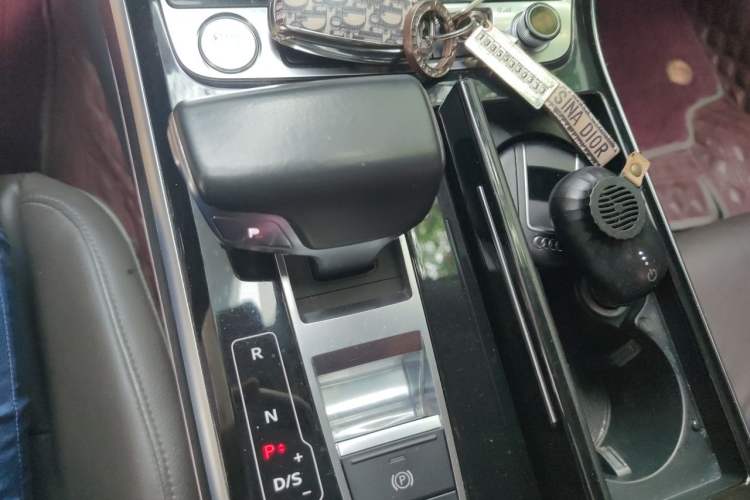 Used Audi A8 2018 A8L 55 TFSI quattro Launch Edition Elite Model Gear Lever