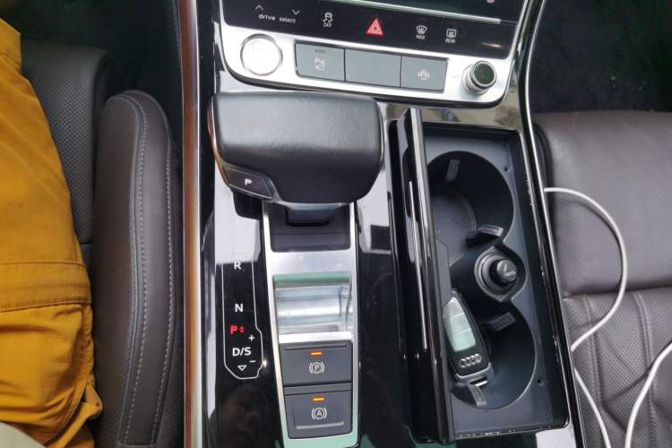 Used Audi A8 2018 A8L 55 TFSI quattro Luxury Edition Gear Lever