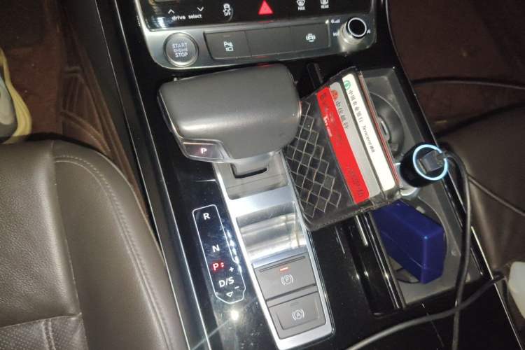 Used Audi A8 2018 A8L 55 TFSI quattro Launch Edition Elite Model Gear Lever
