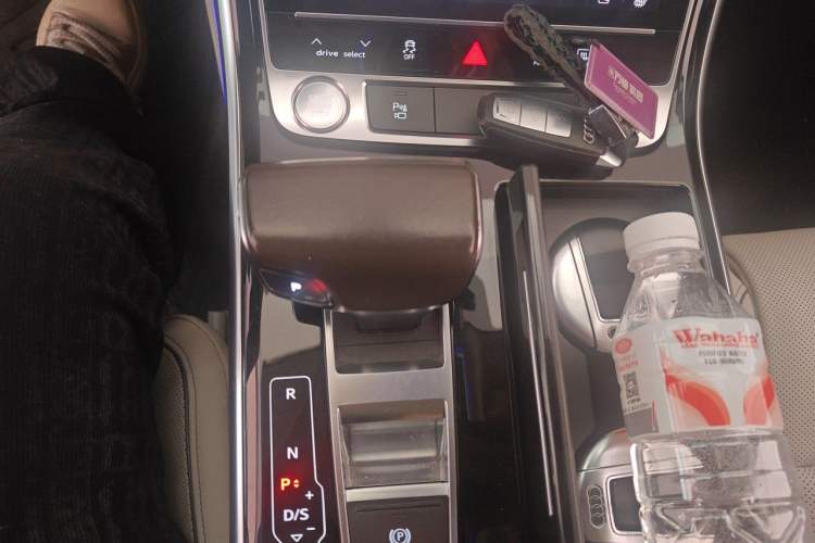 Used Audi A8 2018 A8L 55 TFSI quattro Luxury Edition Gear Lever