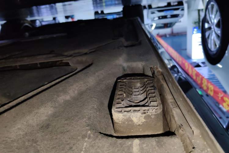 Used Audi A8 2018 A8L 55 TFSI quattro Launch Edition Elite Model Left Side Sill