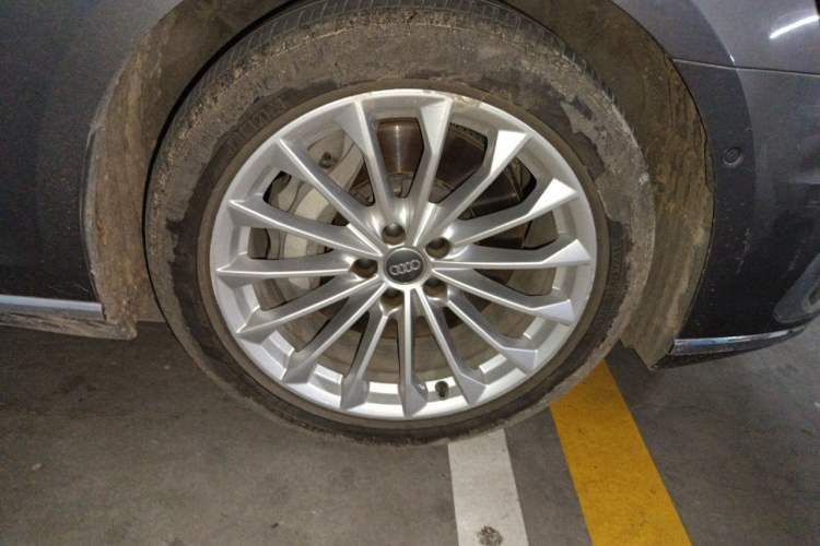 Used Audi A8 2018 A8L 55 TFSI quattro Launch Edition Prestige Model Right Front Wheel Hub