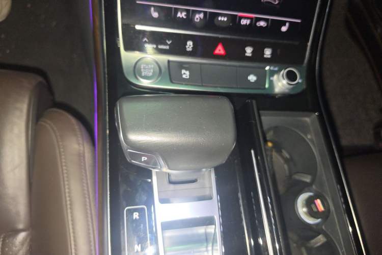 Used Audi A8 2018 A8L 55 TFSI quattro Launch Edition Prestige Model Gear Lever